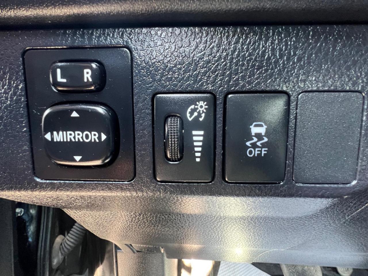 2014 Toyota RAV4 LE Photo