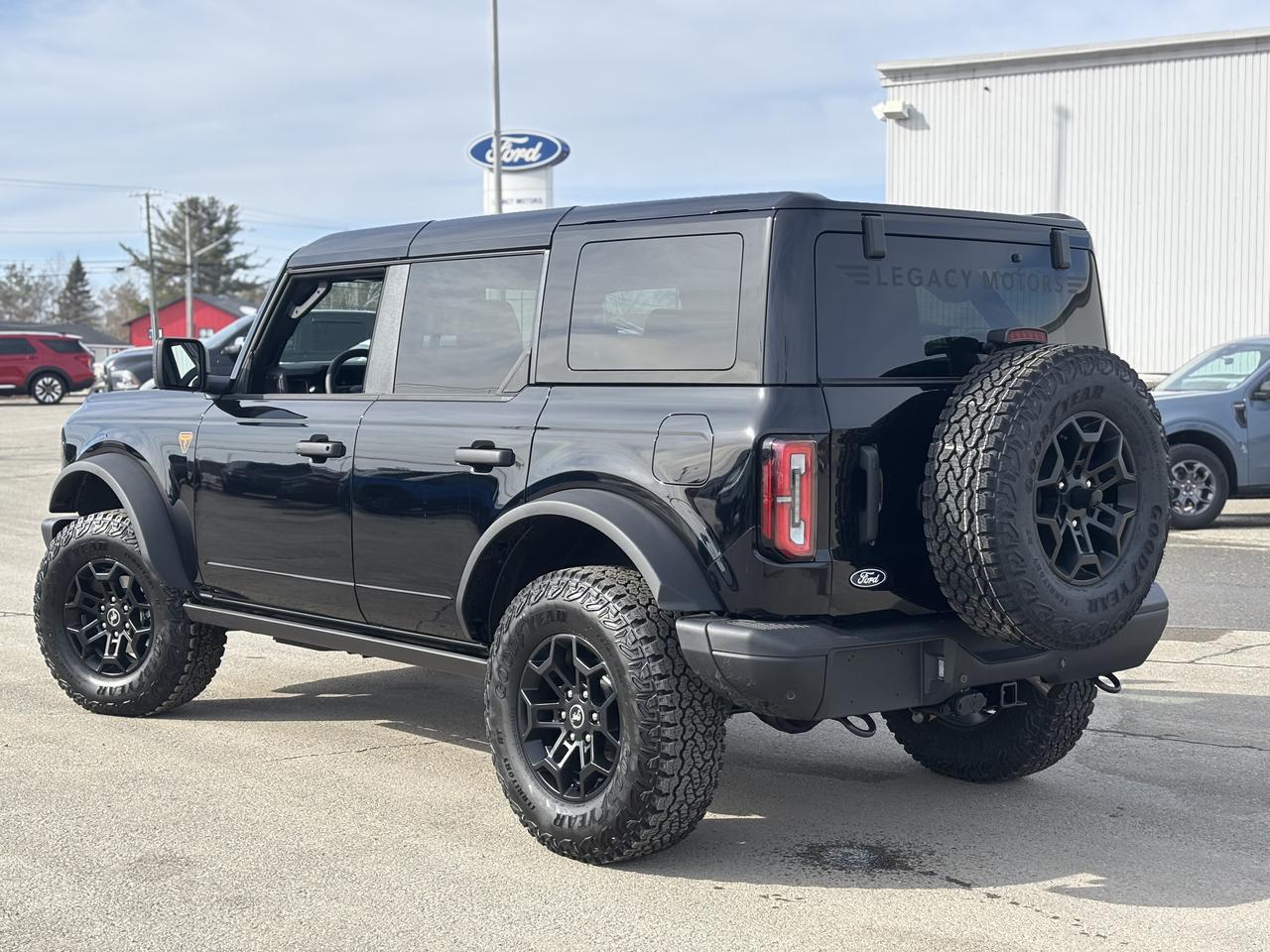 2026 Ford Bronco Badlands® Photo2