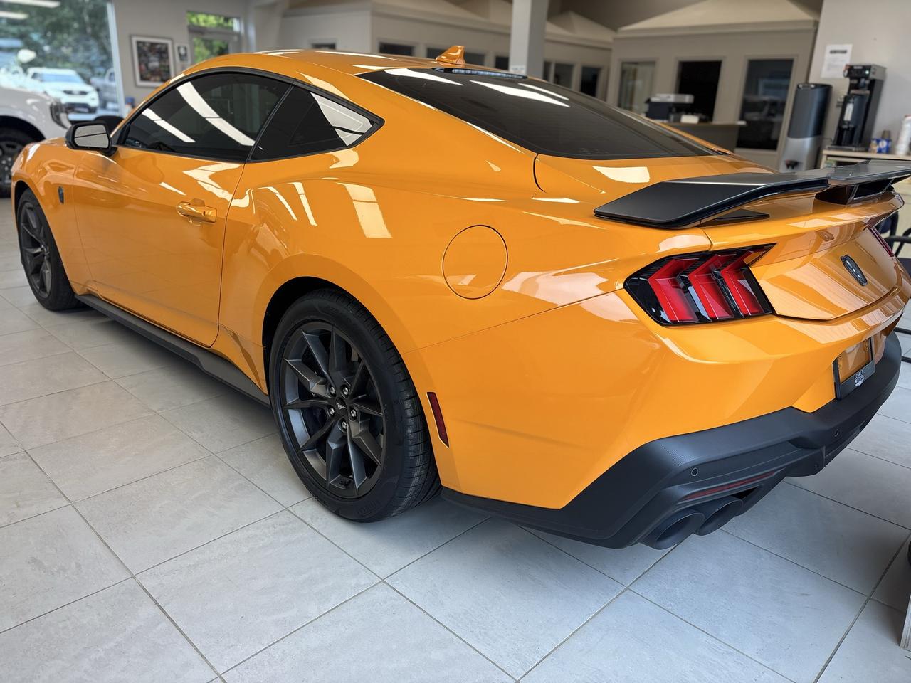 2026 Ford Mustang Dark Horse Fastback Photo2