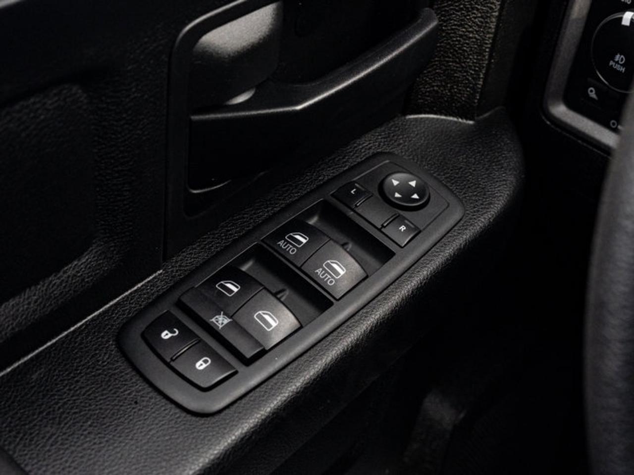 2019 RAM 1500 Classic EXPRESS Photo