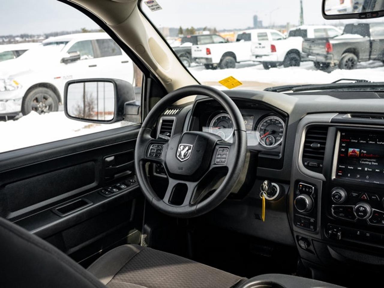 2019 RAM 1500 Classic EXPRESS Photo