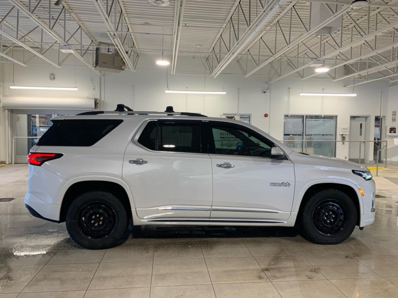 2023 Chevrolet Traverse High Country  - Low Mileage Photo1