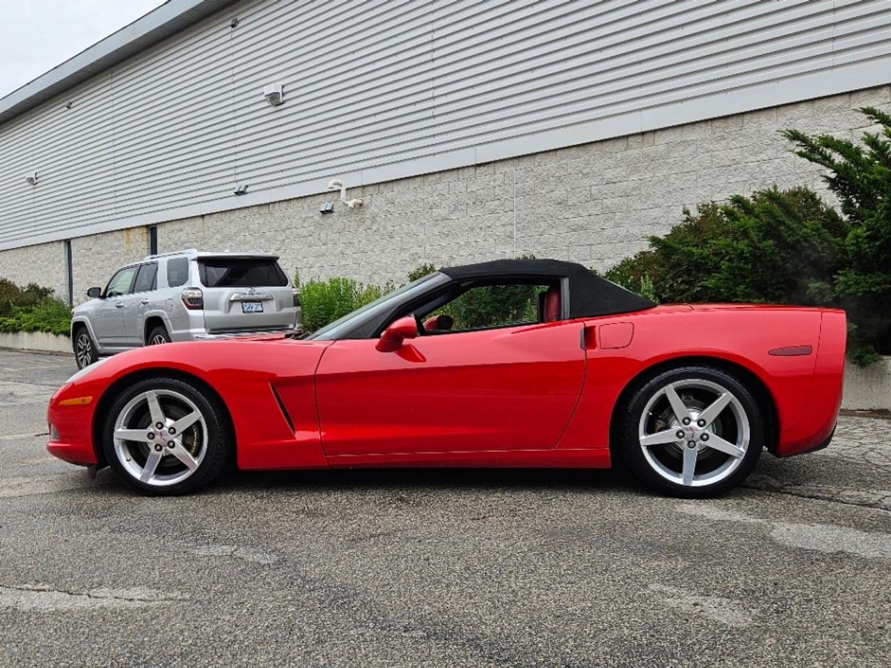 2005 Chevrolet Corvette CONVERTIBLE-AUTOMATIC-HUD-NAVI-ALL STOCK Photo3
