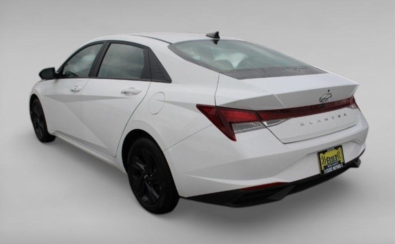 2023 Hyundai Elantra Preferred*Heated Seats*CarPlay*Rear Cam*FWD Photo