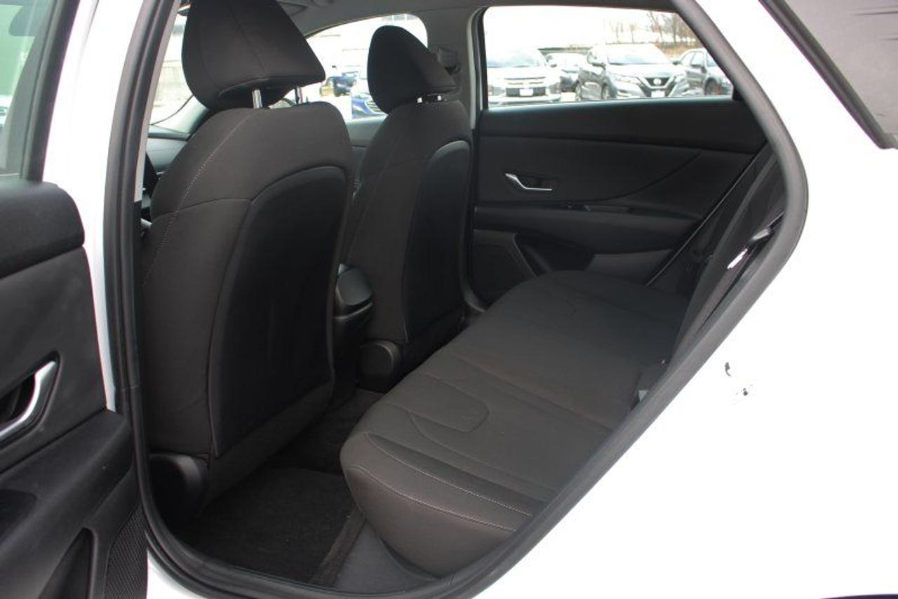 2023 Hyundai Elantra Preferred*Heated Seats*CarPlay*Rear Cam*FWD Photo