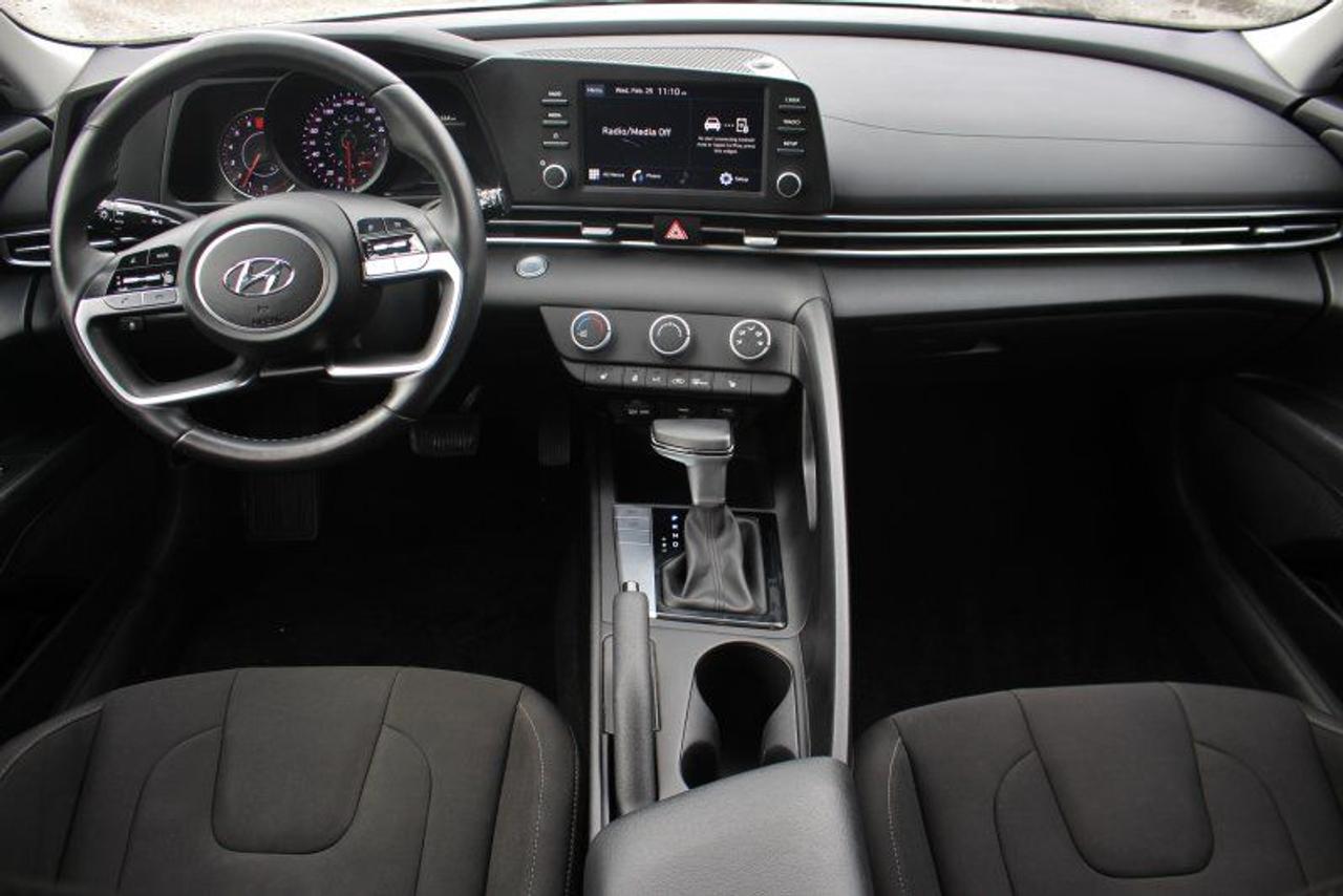 2023 Hyundai Elantra Preferred*Heated Seats*CarPlay*Rear Cam*FWD Photo