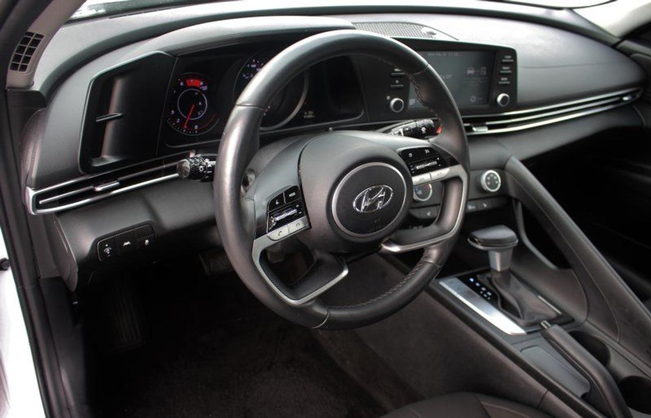 2023 Hyundai Elantra Preferred*Heated Seats*CarPlay*Rear Cam*FWD Photo