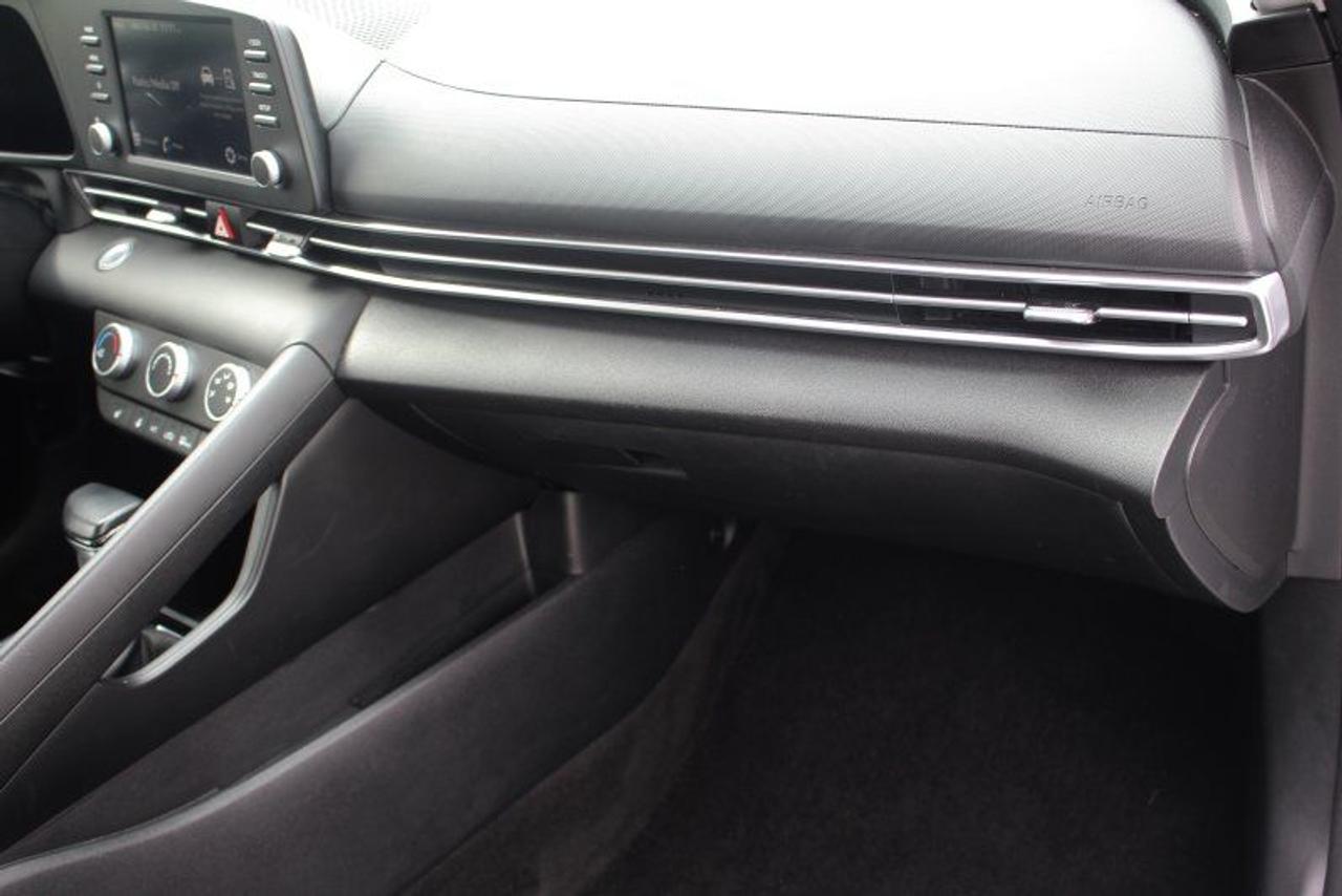 2023 Hyundai Elantra Preferred*Heated Seats*CarPlay*Rear Cam*FWD Photo