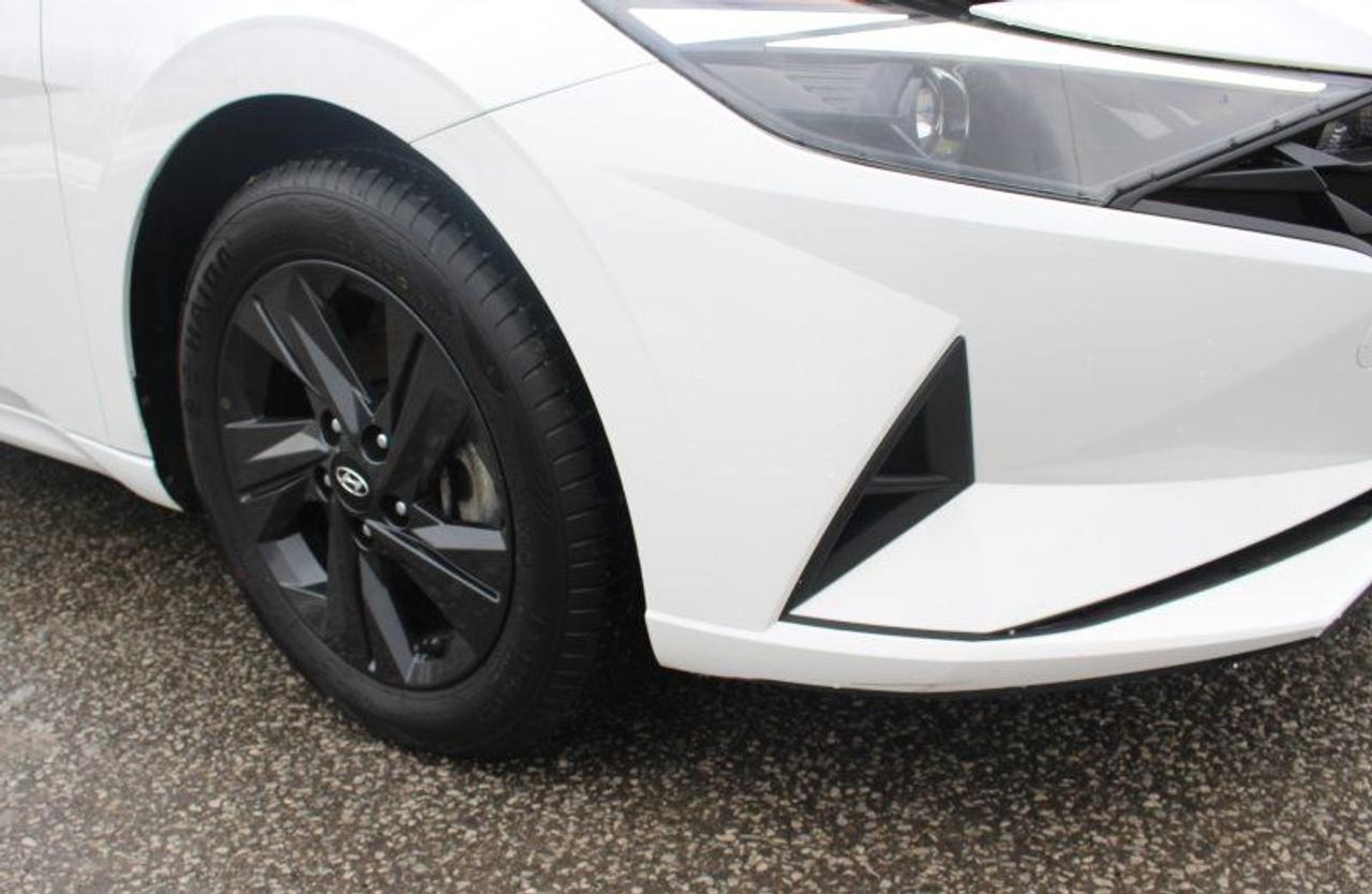 2023 Hyundai Elantra Preferred*Heated Seats*CarPlay*Rear Cam*FWD Photo