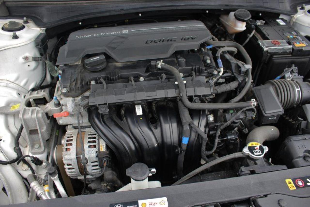 2023 Hyundai Elantra Preferred*Heated Seats*CarPlay*Rear Cam*FWD Photo