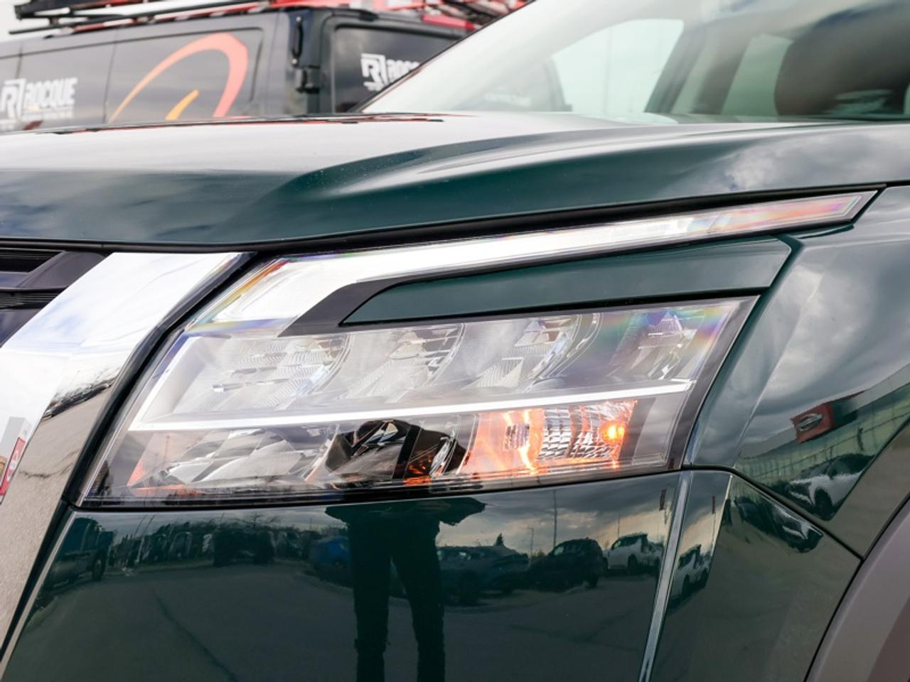 2024 Nissan Pathfinder Platinum  - Cooled Seats Photo