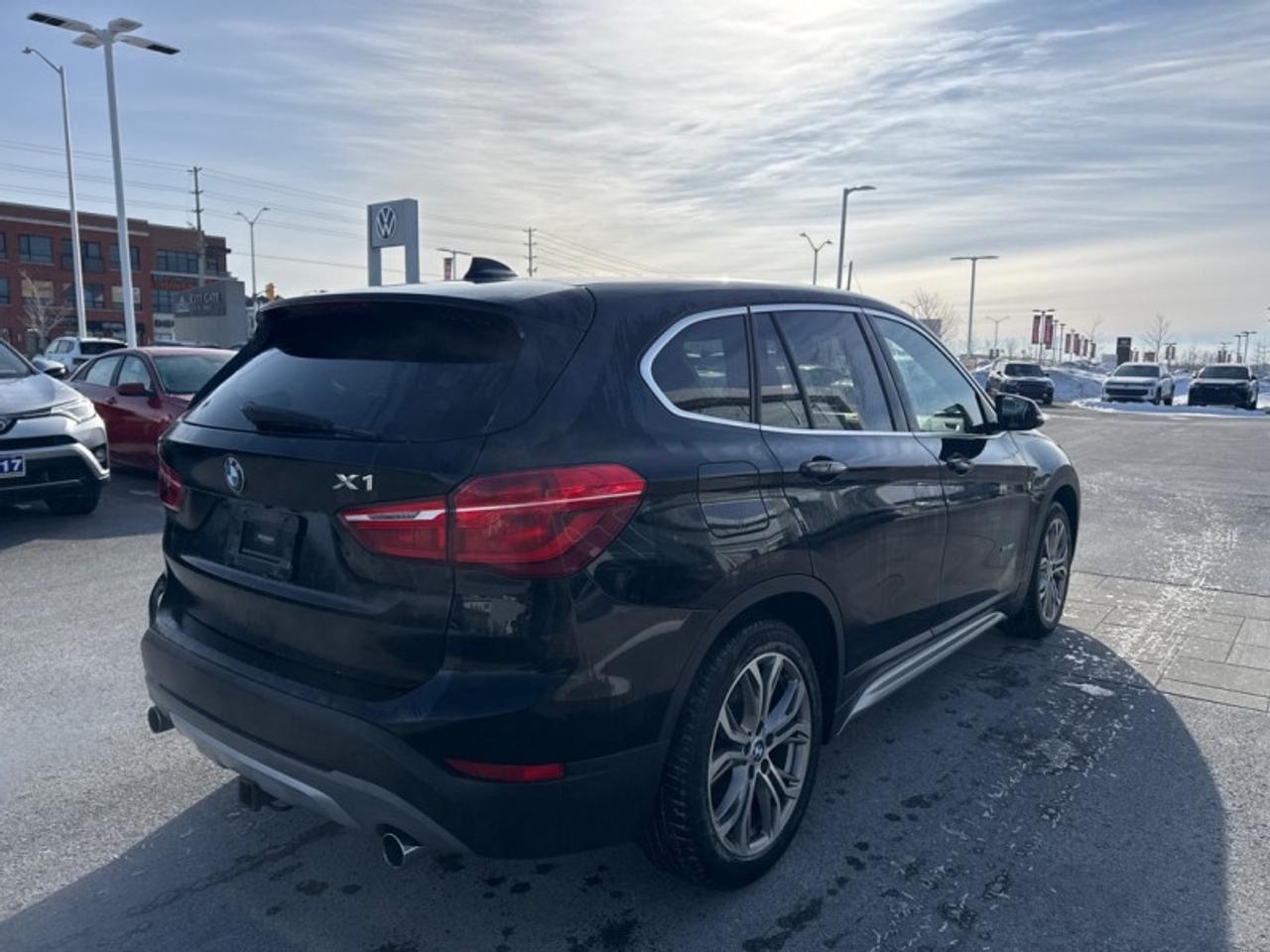 2018 BMW X1 xDrive28i  - Sunroof -  Heated Seats Photo