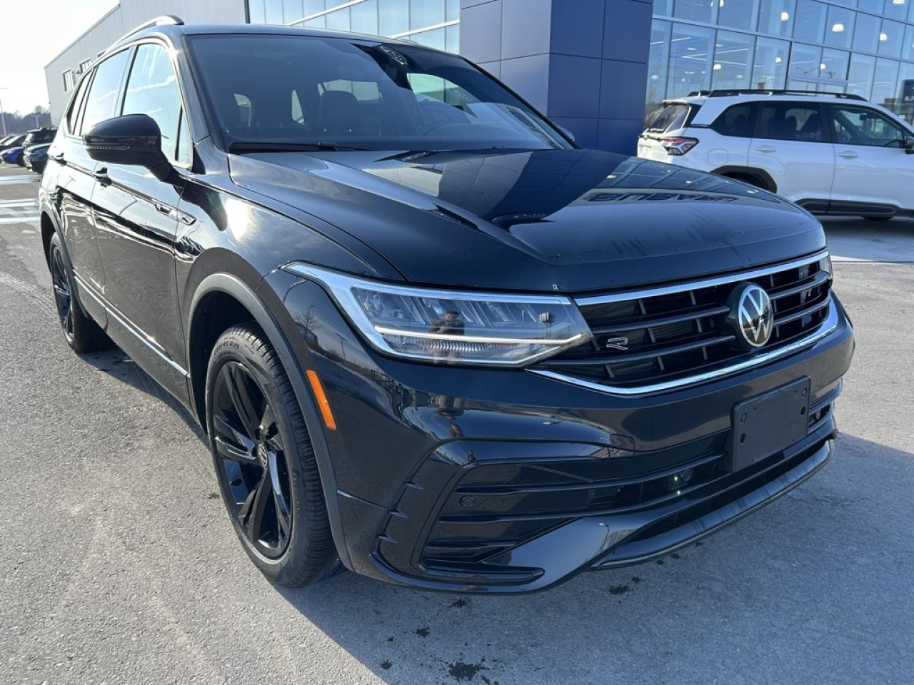2024 Volkswagen Tiguan Comfortline R-Line Black Edition Photo