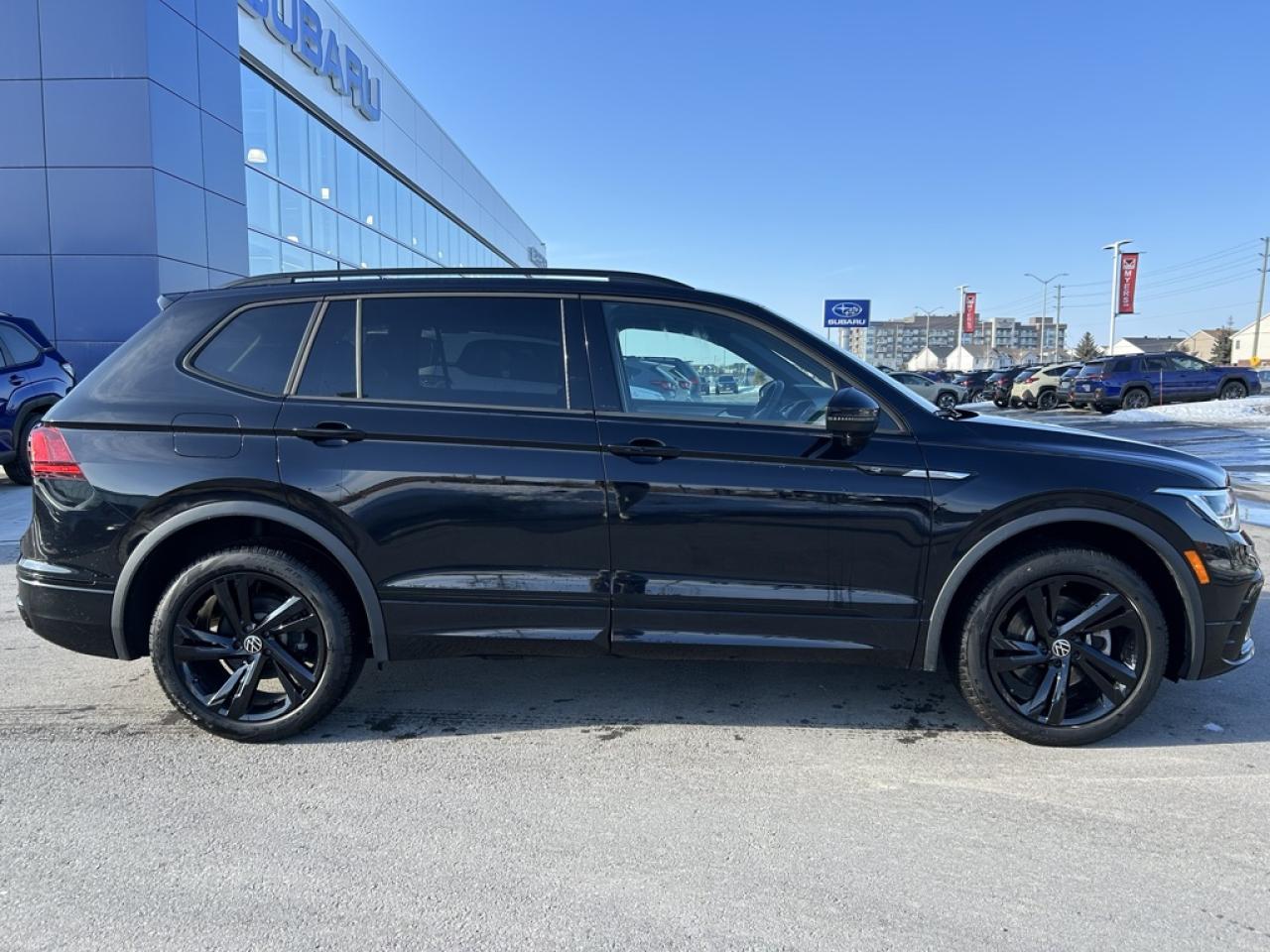 2024 Volkswagen Tiguan Comfortline R-Line Black Edition Photo
