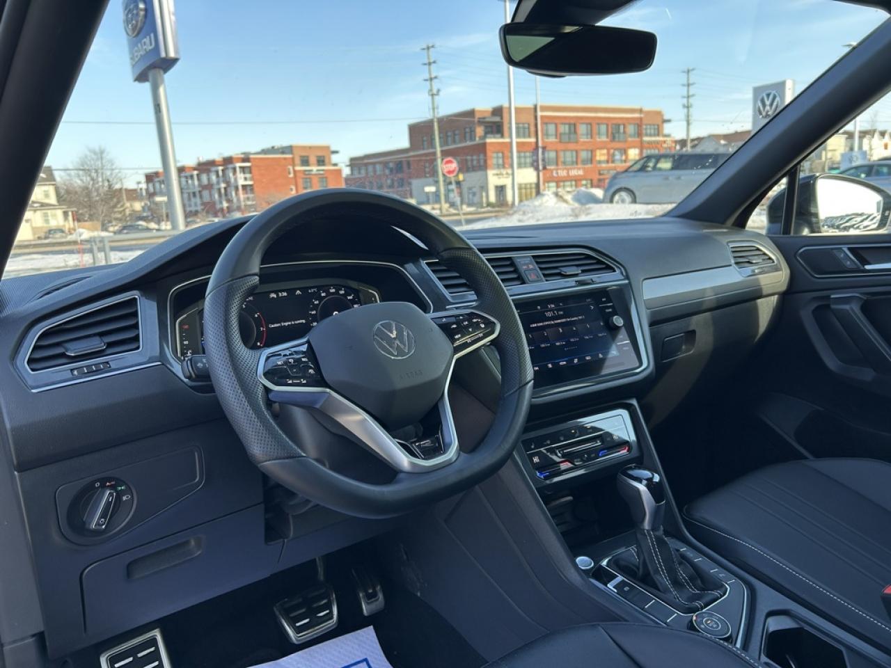 2024 Volkswagen Tiguan Comfortline R-Line Black Edition Photo