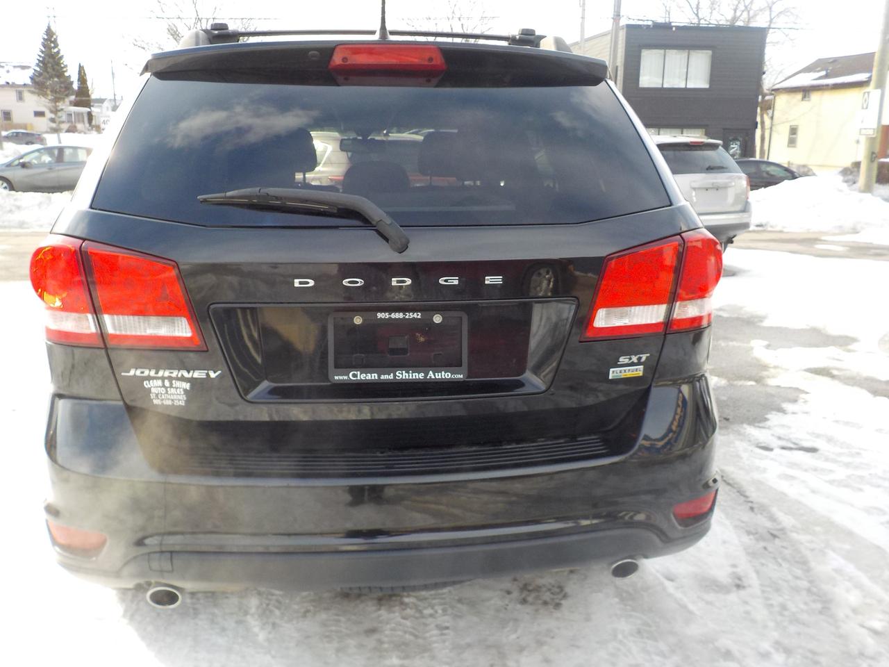 2017 Dodge Journey SXT Photo3