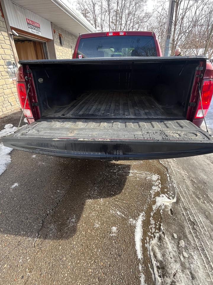 2018 RAM 1500 HEMI 4x4 Crew Cab 5'7" Box Photo