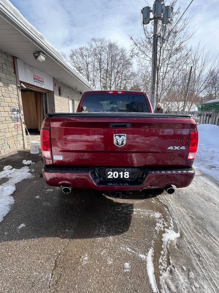 2018 RAM 1500 HEMI 4x4 Crew Cab 5'7" Box Photo
