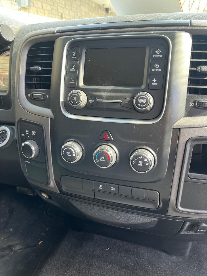 2018 RAM 1500 HEMI 4x4 Crew Cab 5'7" Box Photo