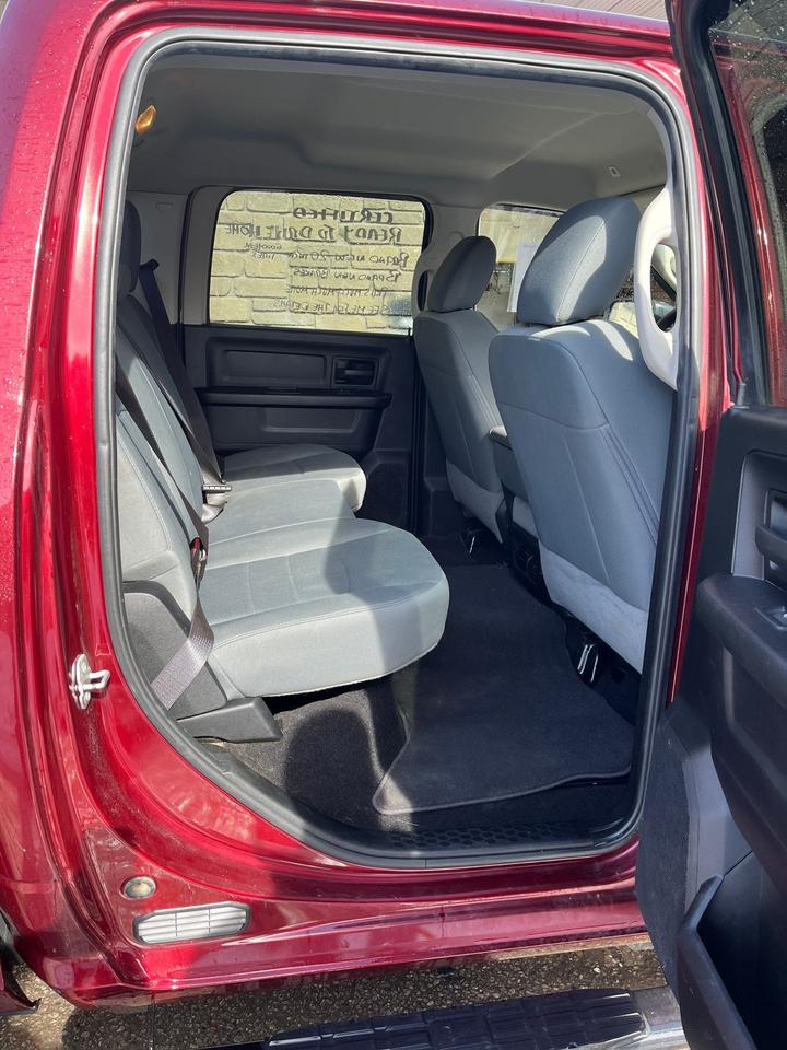 2018 RAM 1500 HEMI 4x4 Crew Cab 5'7" Box Photo