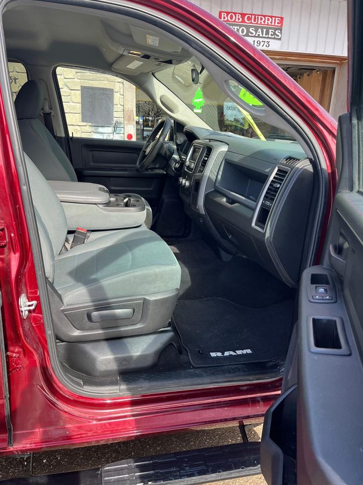 2018 RAM 1500 HEMI 4x4 Crew Cab 5'7" Box Photo