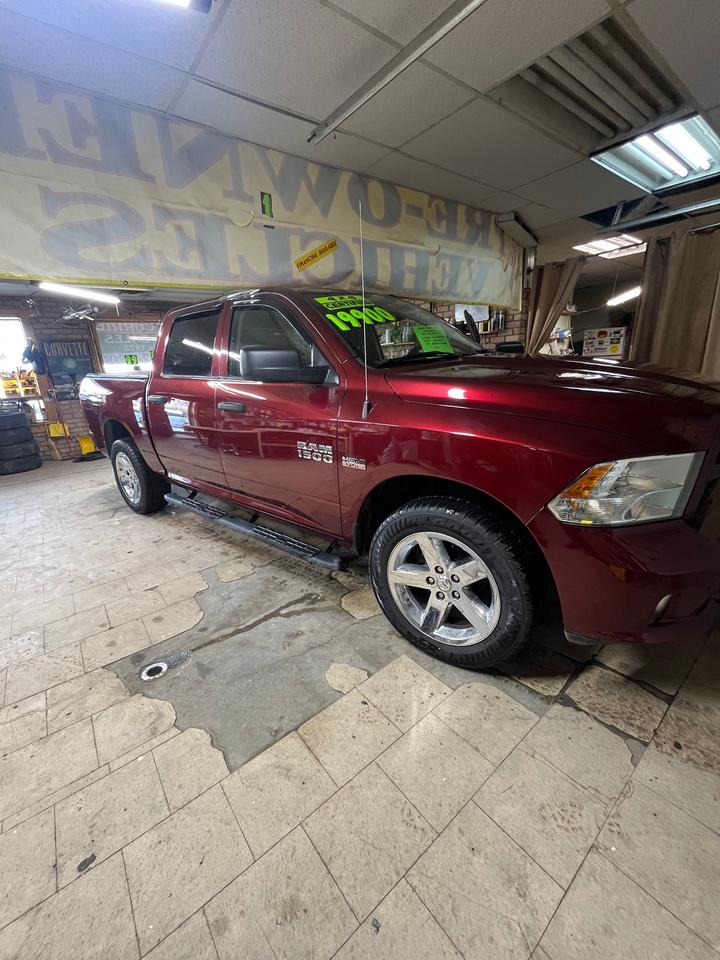 2018 RAM 1500 HEMI 4x4 Crew Cab 5'7" Box Photo