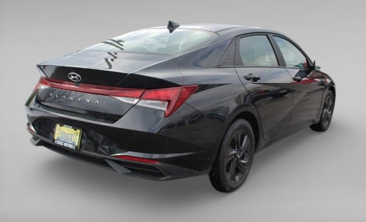 2023 Hyundai Elantra Preferred*Heated Seats*CarPlay*Rear Cam*FWD Photo