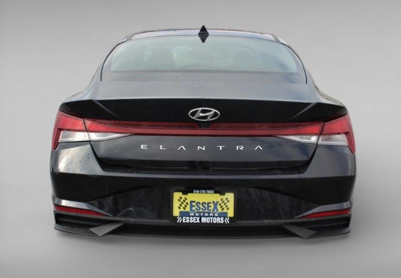 2023 Hyundai Elantra Preferred*Heated Seats*CarPlay*Rear Cam*FWD Photo