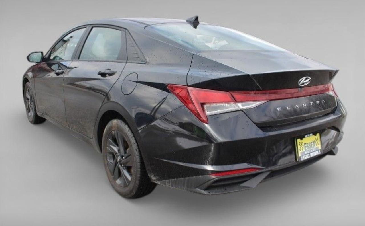 2023 Hyundai Elantra Preferred*Heated Seats*CarPlay*Rear Cam*FWD Photo