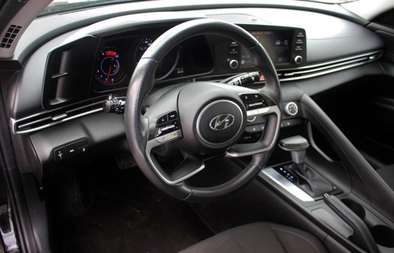 2023 Hyundai Elantra Preferred*Heated Seats*CarPlay*Rear Cam*FWD Photo