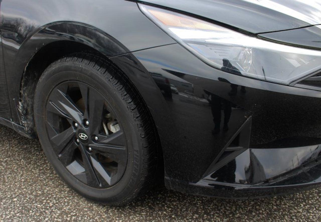 2023 Hyundai Elantra Preferred*Heated Seats*CarPlay*Rear Cam*FWD Photo