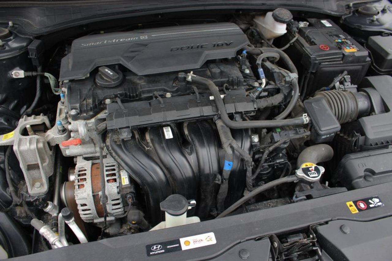 2023 Hyundai Elantra Preferred*Heated Seats*CarPlay*Rear Cam*FWD Photo