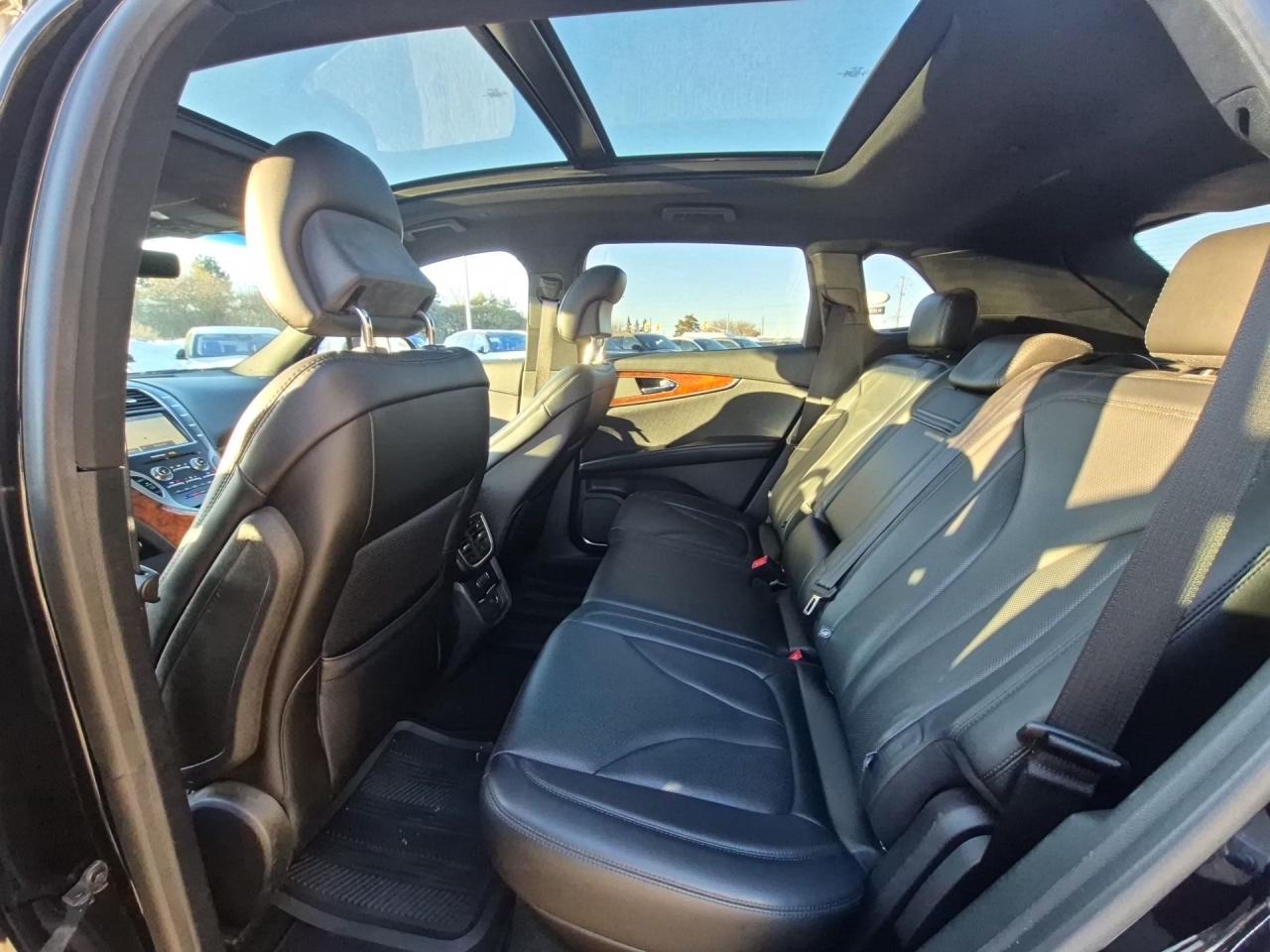 2019 Lincoln Nautilus AWD, RESERVE, TECH PACK, DRIVER PACK, LOCAL TRADE! Photo