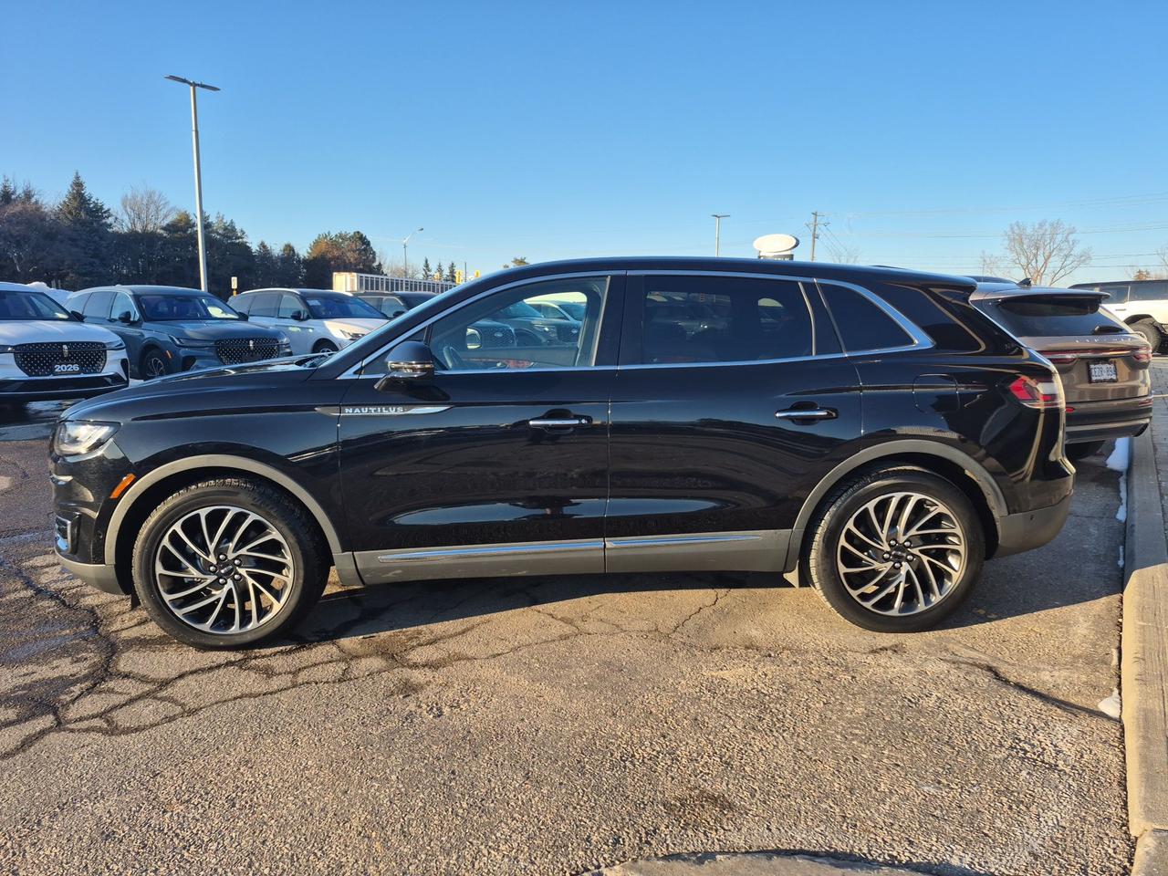 2019 Lincoln Nautilus AWD, RESERVE, TECH PACK, DRIVER PACK, LOCAL TRADE! Photo3