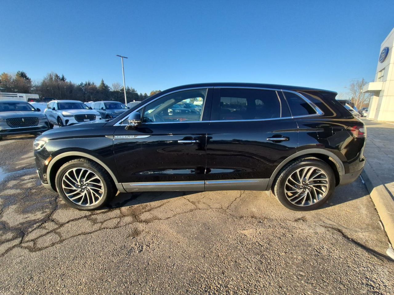 2019 Lincoln Nautilus AWD, RESERVE, TECH PACK, DRIVER PACK, LOCAL TRADE! Photo