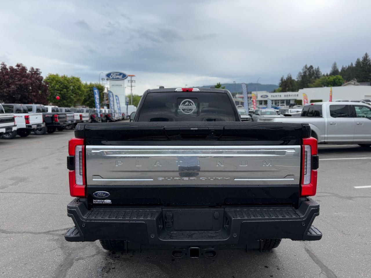 2026 Ford F-350 Super Duty SRW Platinum Photo3