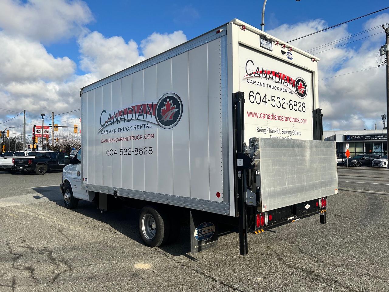 2023 Chevrolet Express Commercial Cutaway 4500 Van 177" Photo