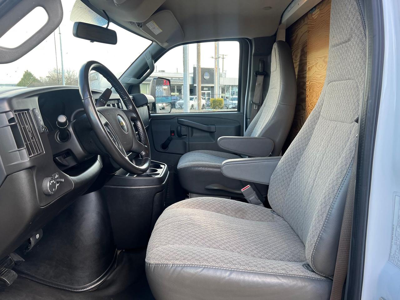 2023 Chevrolet Express Commercial Cutaway 4500 Van 177" Photo