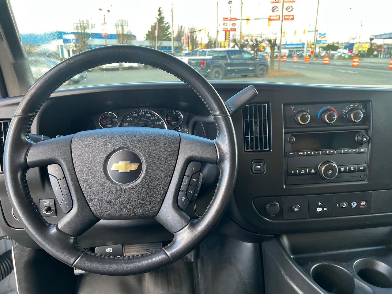 2023 Chevrolet Express Commercial Cutaway 4500 Van 177" Photo15