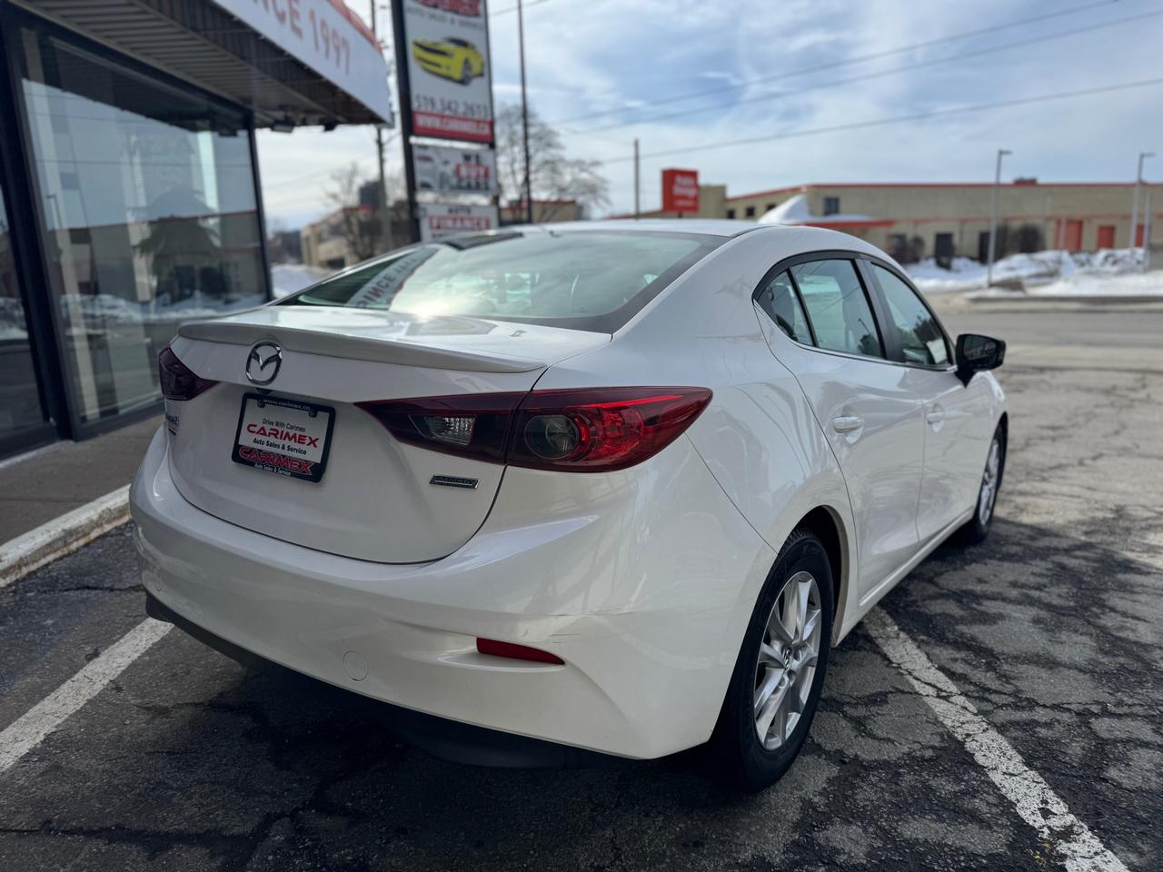 2015 Mazda MAZDA3 GS MANUAL | BACKUP CAMERA | HEATED SEATS Photo4
