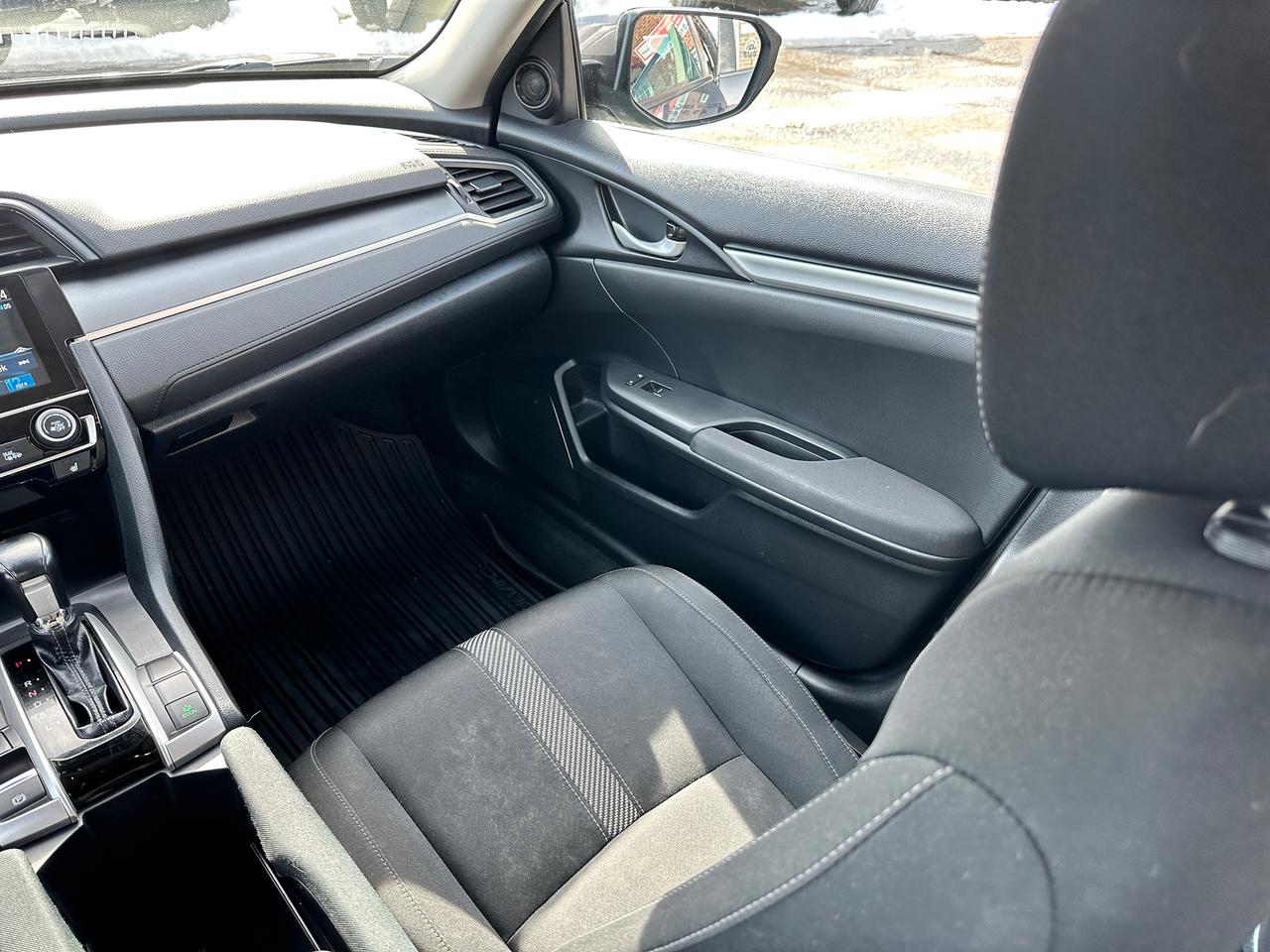 2018 Honda Civic SE HTD-Cloth RemStart HondaSense CarPlay BackupCam Photo