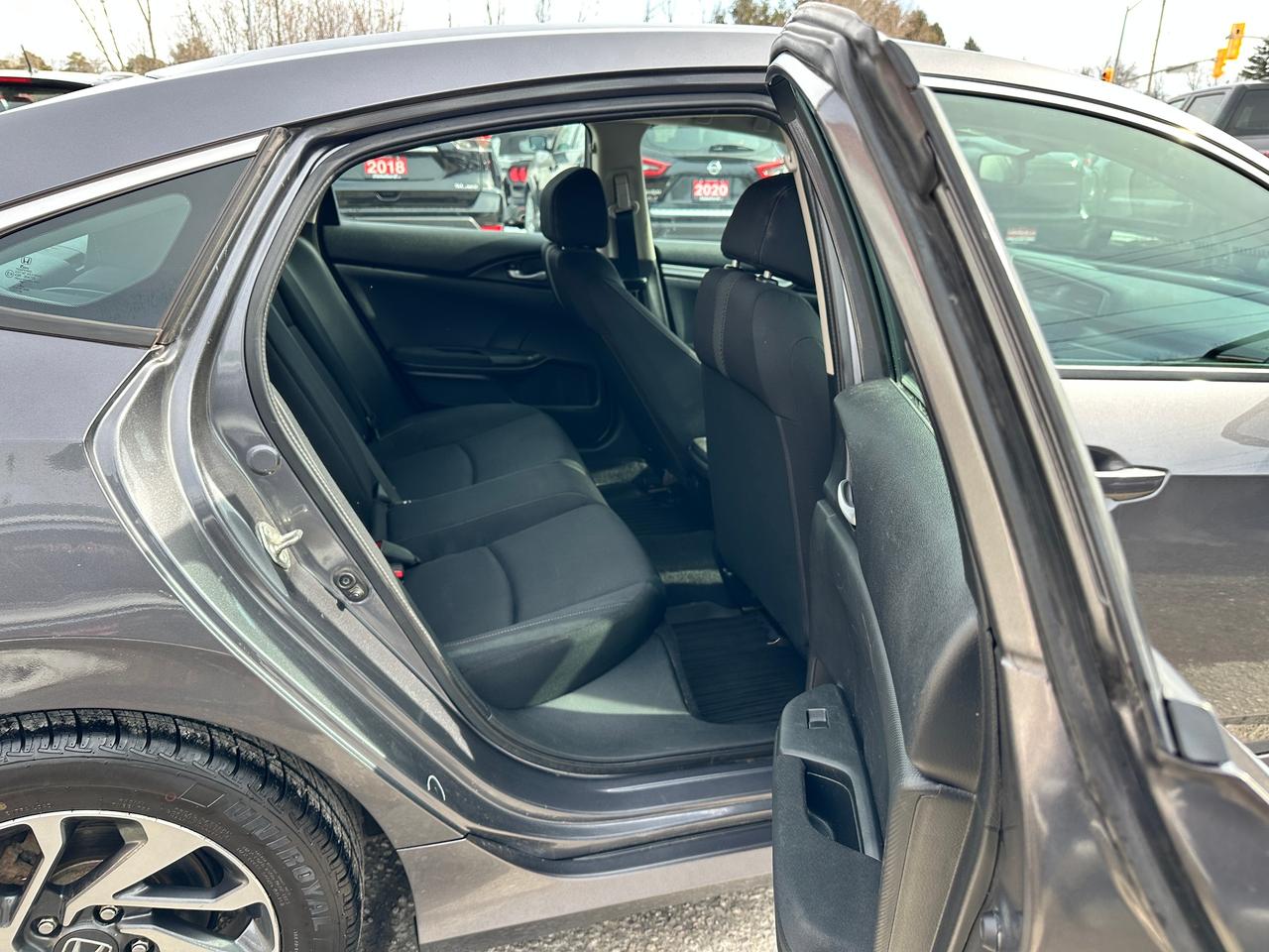 2018 Honda Civic SE HTD-Cloth RemStart HondaSense CarPlay BackupCam Photo