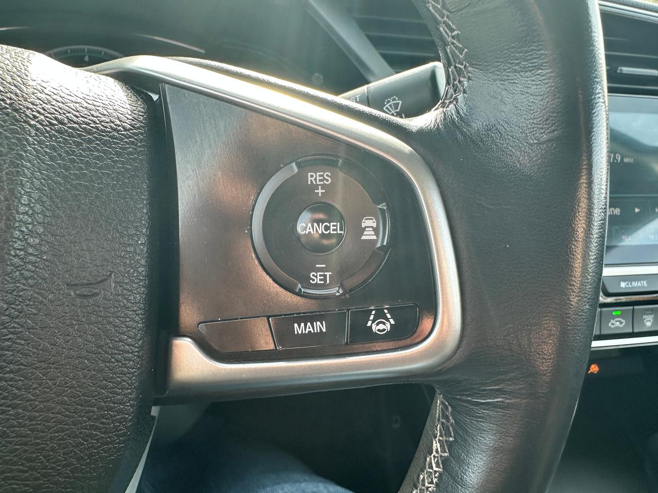 2018 Honda Civic SE HTD-Cloth RemStart HondaSense CarPlay BackupCam Photo
