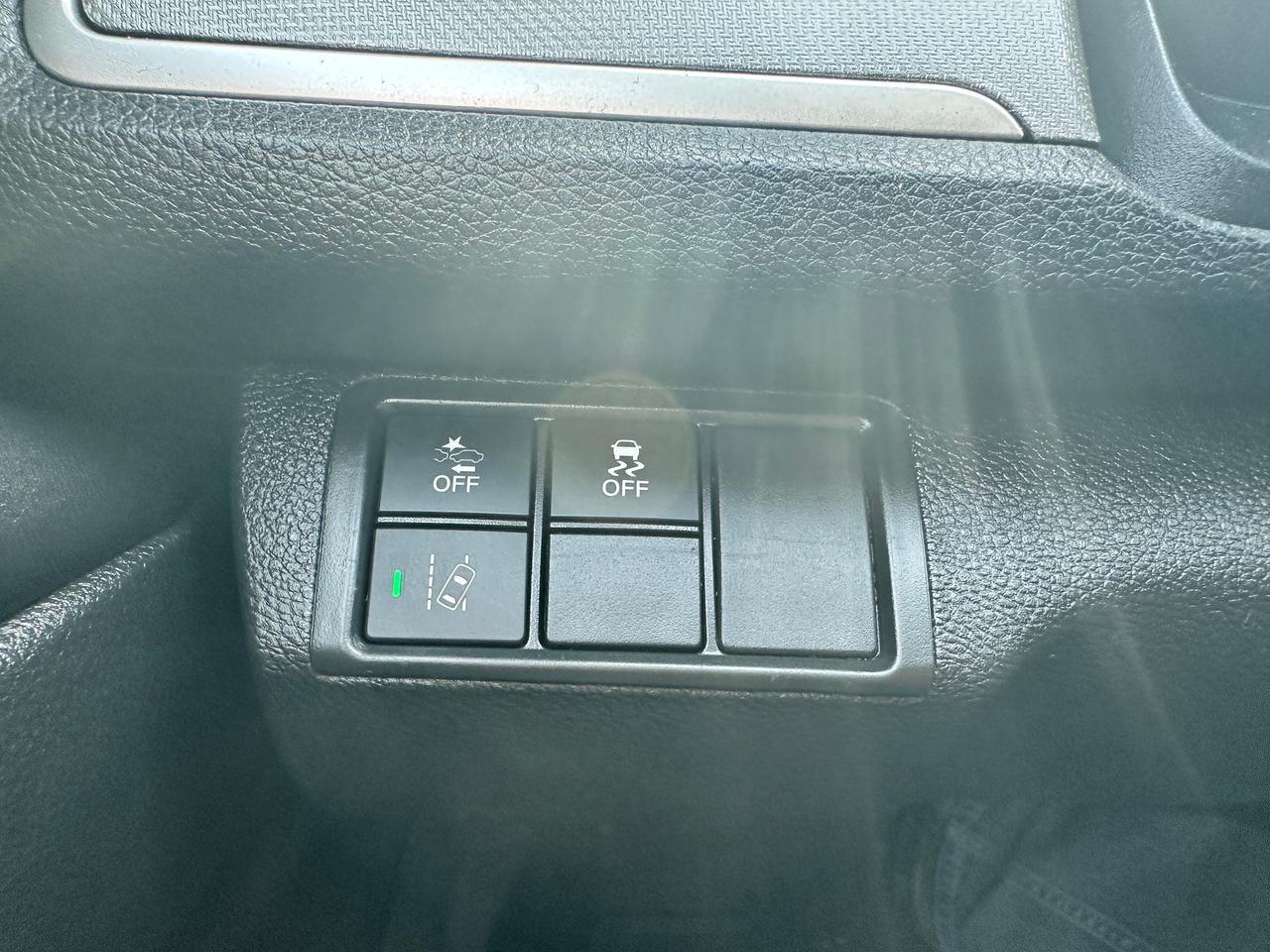 2018 Honda Civic SE HTD-Cloth RemStart HondaSense CarPlay BackupCam Photo