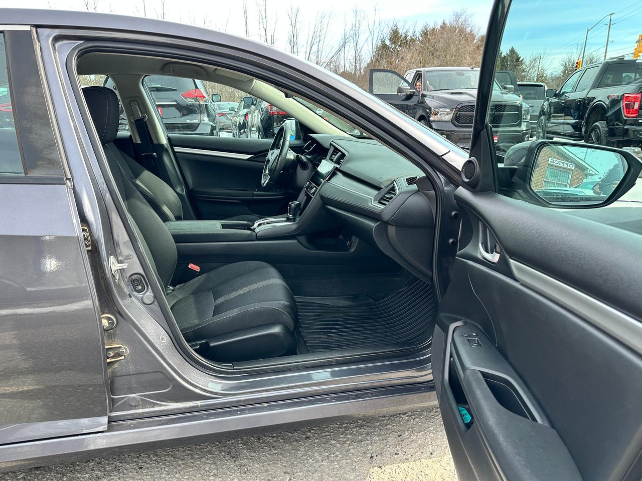 2018 Honda Civic SE HTD-Cloth RemStart HondaSense CarPlay BackupCam Photo