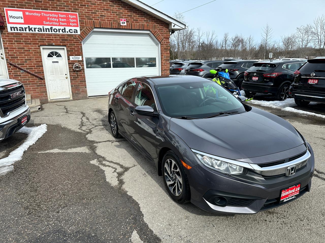 2018 Honda Civic SE HTD-Cloth RemStart HondaSense CarPlay BackupCam Photo