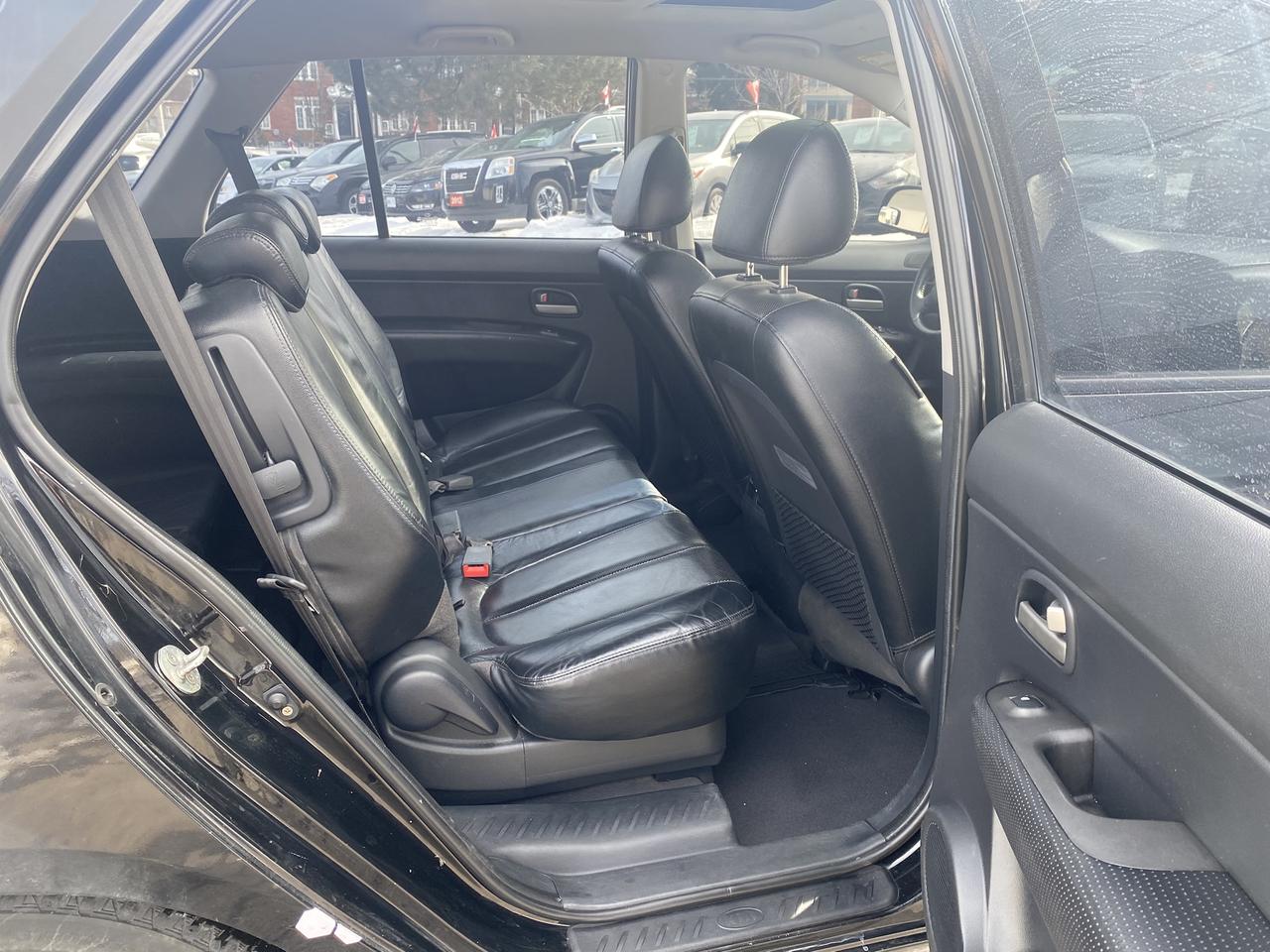 2009 Kia Rondo 7Passenger/Automatic/Accident Free/Leather/Roof Photo