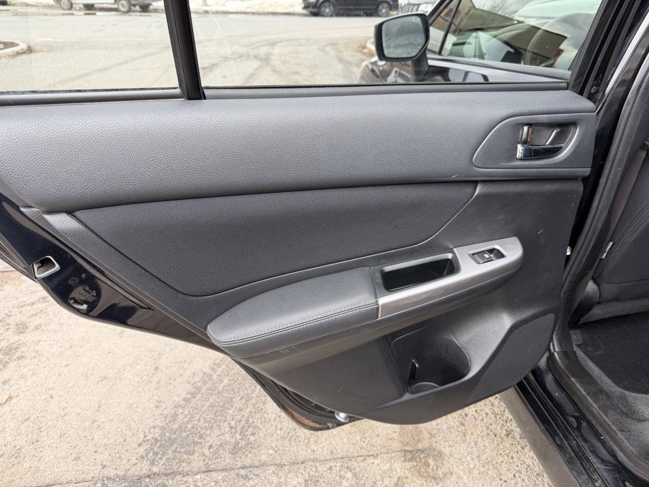 2015 Subaru XV Crosstrek 2.0i w/Sport Pkg - LOW KM, SUNROOF, HEATED SEATS!! Photo72