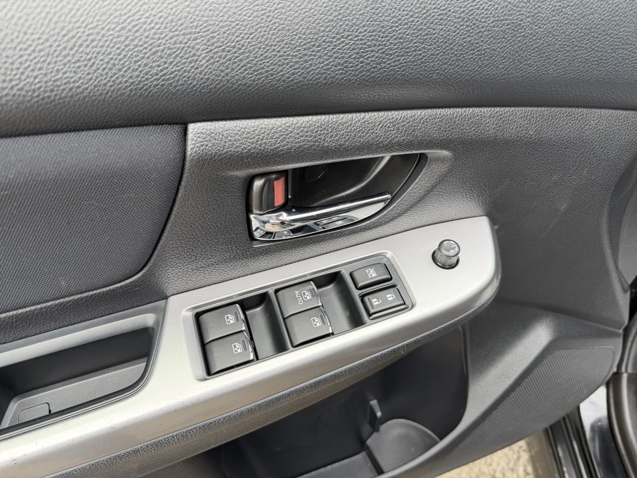 2015 Subaru XV Crosstrek 2.0i w/Sport Pkg - LOW KM, SUNROOF, HEATED SEATS!! Photo