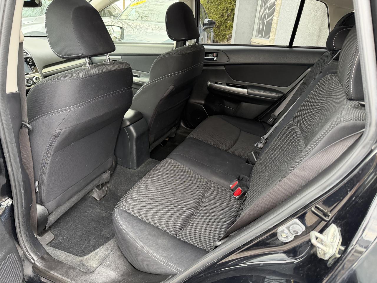 2015 Subaru XV Crosstrek 2.0i w/Sport Pkg - LOW KM, SUNROOF, HEATED SEATS!! Photo